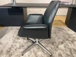 Sedia direzionale Downtown visitor di Poltrona frau: richiedi ora il prezzo riservato