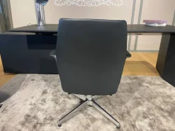 Sedia direzionale Downtown visitor di Poltrona frau: richiedi ora il prezzo riservato