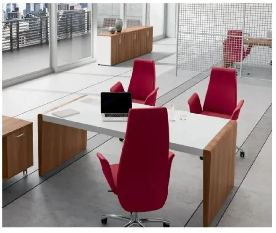 Sedia direzionale in ecopelle Lady direzionale Compir con forte sconto