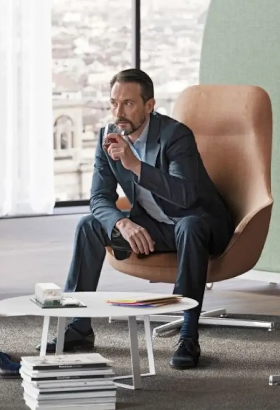 Sedia direzionale in ecopelle Truka girevole base alluminio Las mobili in offerta