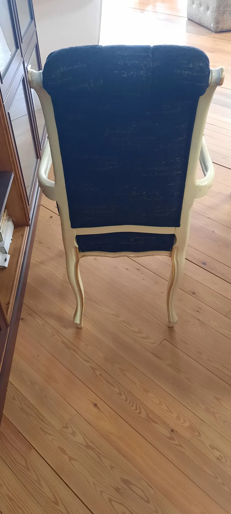 Sedia direzionale in legno Modello i solisti a marchio Mobilificio bellutti con forte sconto