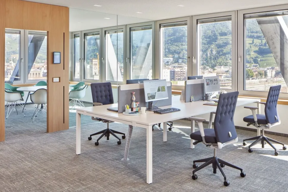 Sedia Id trim per ufficio realizzata in metallo scontata del 20%