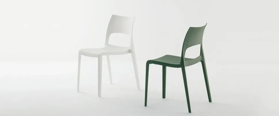 Sedia Idole Bonaldo, prezzo Outlet. Impilabile, comoda e moderna.