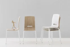 Sedia impilabile Flora Point house a prezzo ribassato