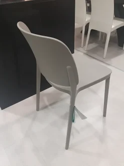 Sedia impilabile Keai di Ingenia in Offerta Outlet