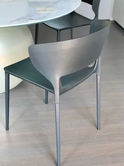 Sedia impilabile Koki di Desalto a prezzo scontato