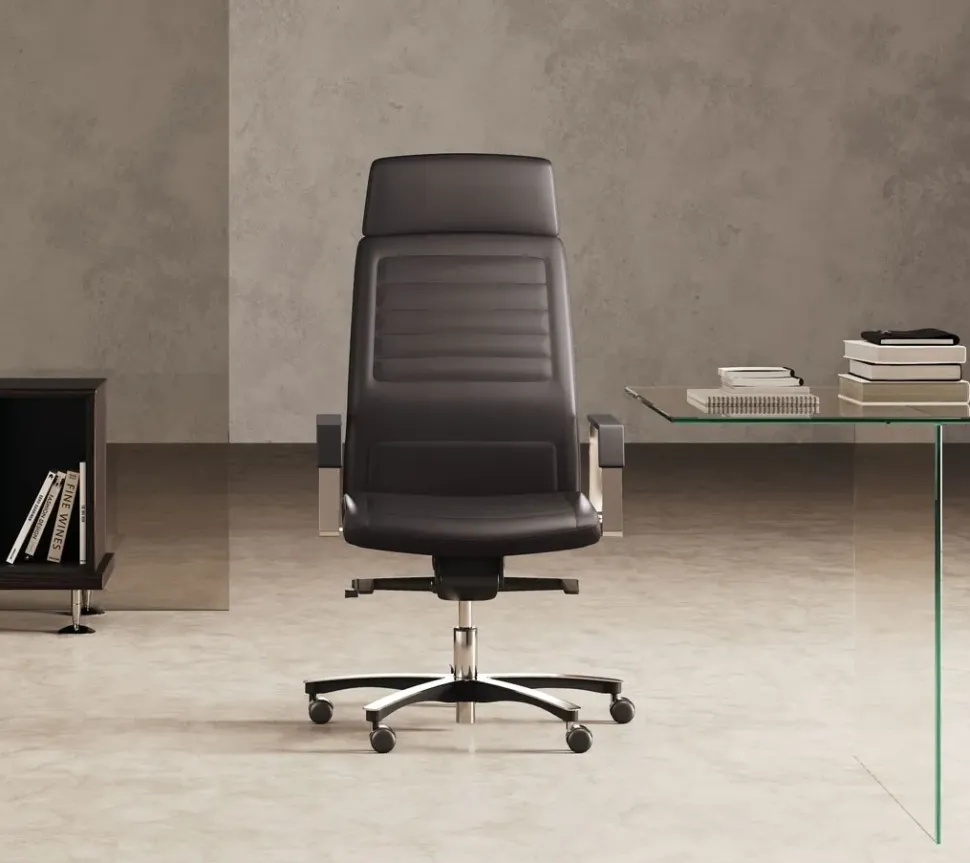 Sedia in pelle con schienale alto Neo chair in offerta