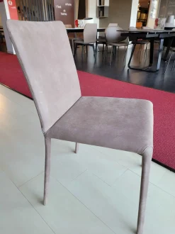 Sedia in pelle con schienale medio Lunette atelier scontata