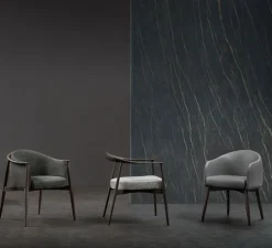 Sedia in tessuto modello Tekton di Flou