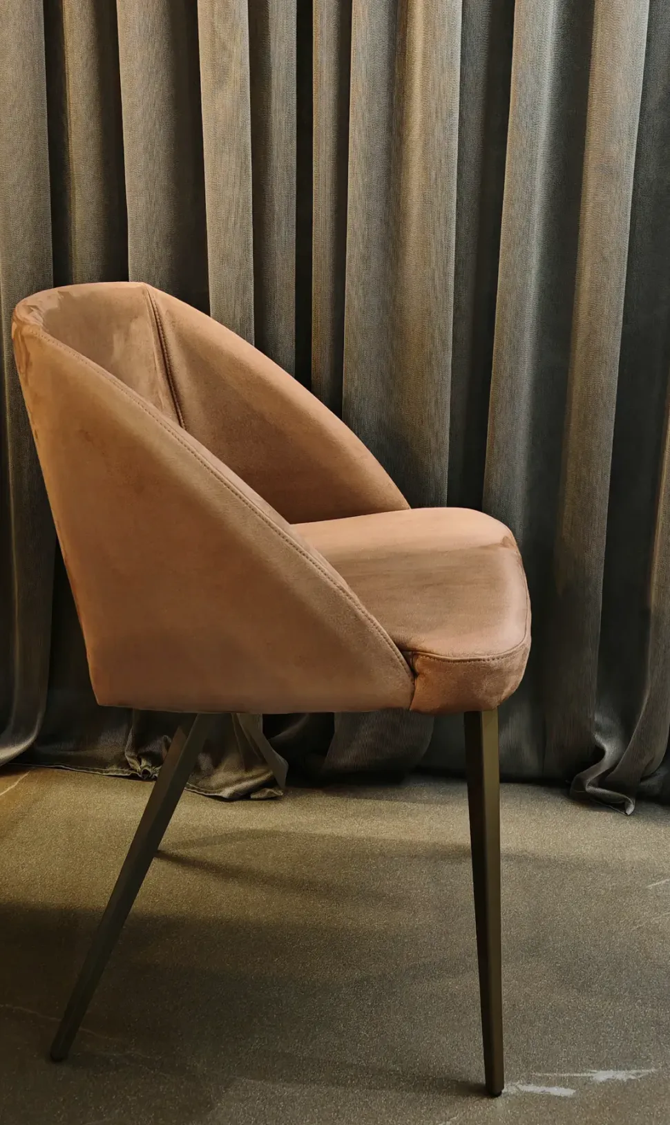 Sedia in tessuto poltroncina Sedia tone in offerta