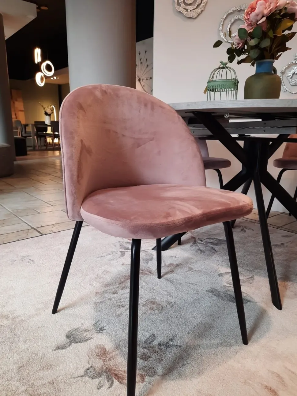 Sedia Lulù da soggiorno realizzata in metallo scontata del 44%