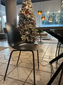 Sedia modello Academy di Connubia: richiedi ora il prezzo