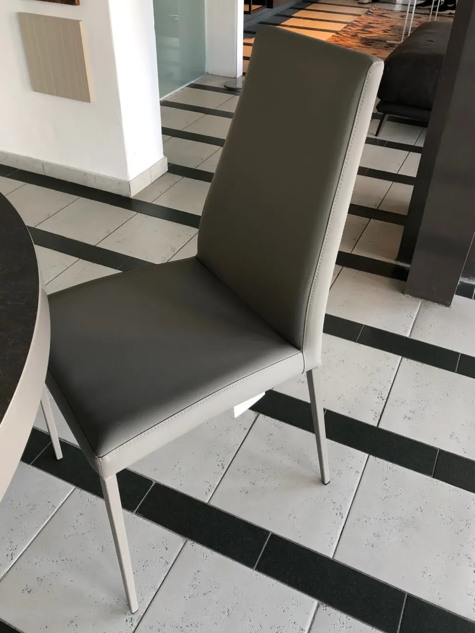 Sedia modello Aida soft con schienale alto di Calligaris