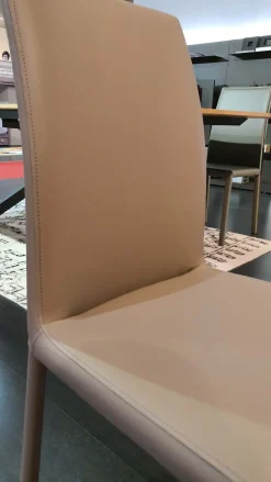 Sedia modello Caramel a marchio Ozzio scontata del 74%