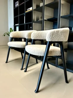 Sedia modello Corinne di Baxter: richiedi ora il prezzo riservato