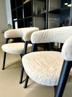 Sedia modello Corinne di Baxter: richiedi ora il prezzo riservato