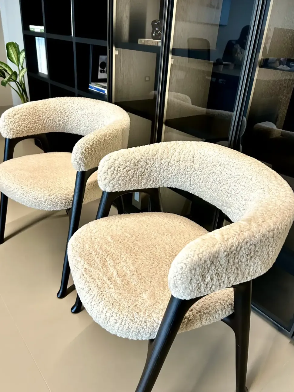 Sedia modello Corinne di Baxter: richiedi ora il prezzo riservato