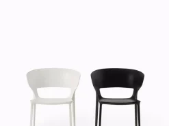 Sedia modello Design colorato senza braccioli di Desalto