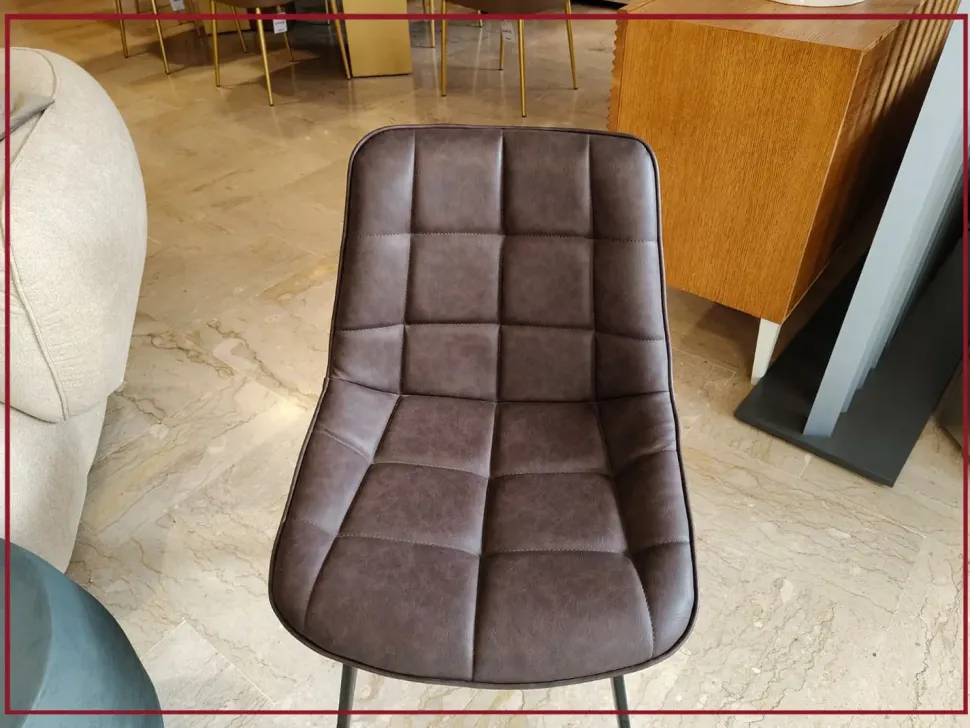 Sedia modello Montreal senza braccioli di Devina nais