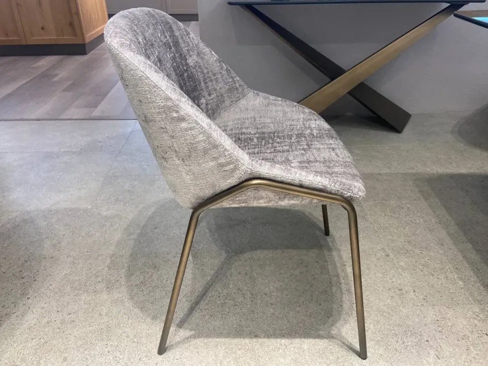 Sedia modello Nova di Riflessi a prezzo riservato