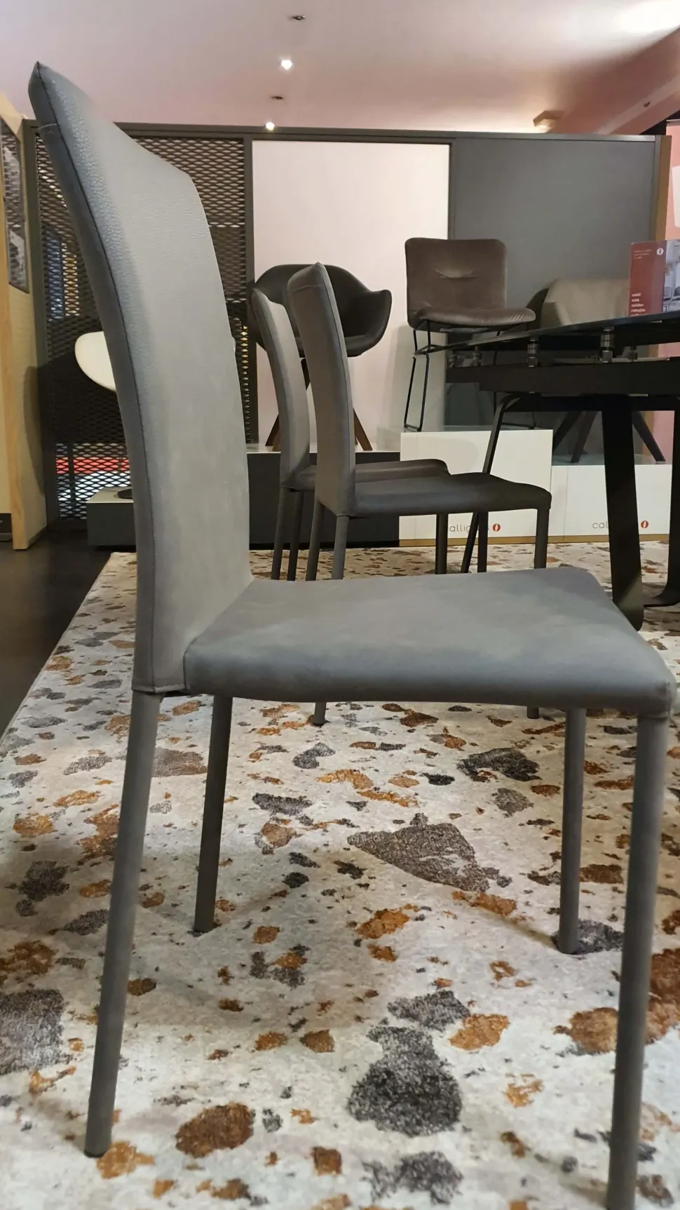 Sedia modello Premiere nabuk da soggiorno di Ozzio -69%