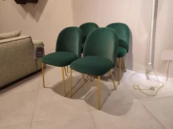 Sedia modello Tuka con schienale medio di Connubia