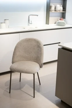 Sedia modello Tuka mid di Connubia: scopri il prezzo riservato