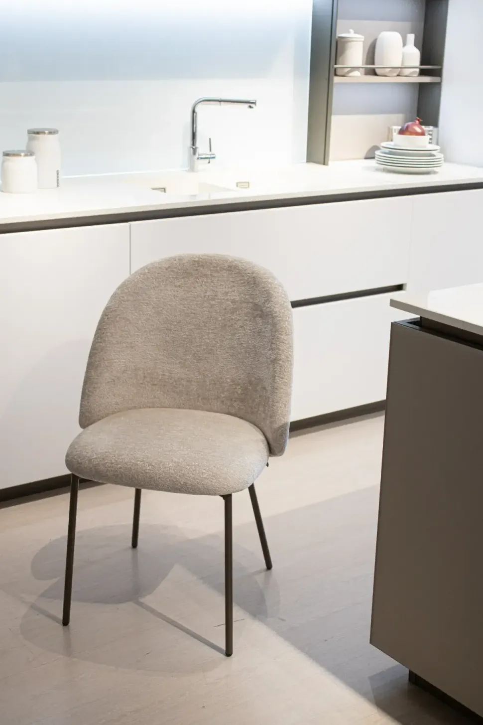 Sedia modello Tuka mid di Connubia: scopri il prezzo riservato