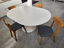 Sedia modello V922 di Artigianale a prezzo riservato