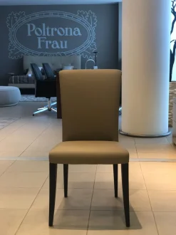 Sedia modello Vittoria senza braccioli di Poltrona frau