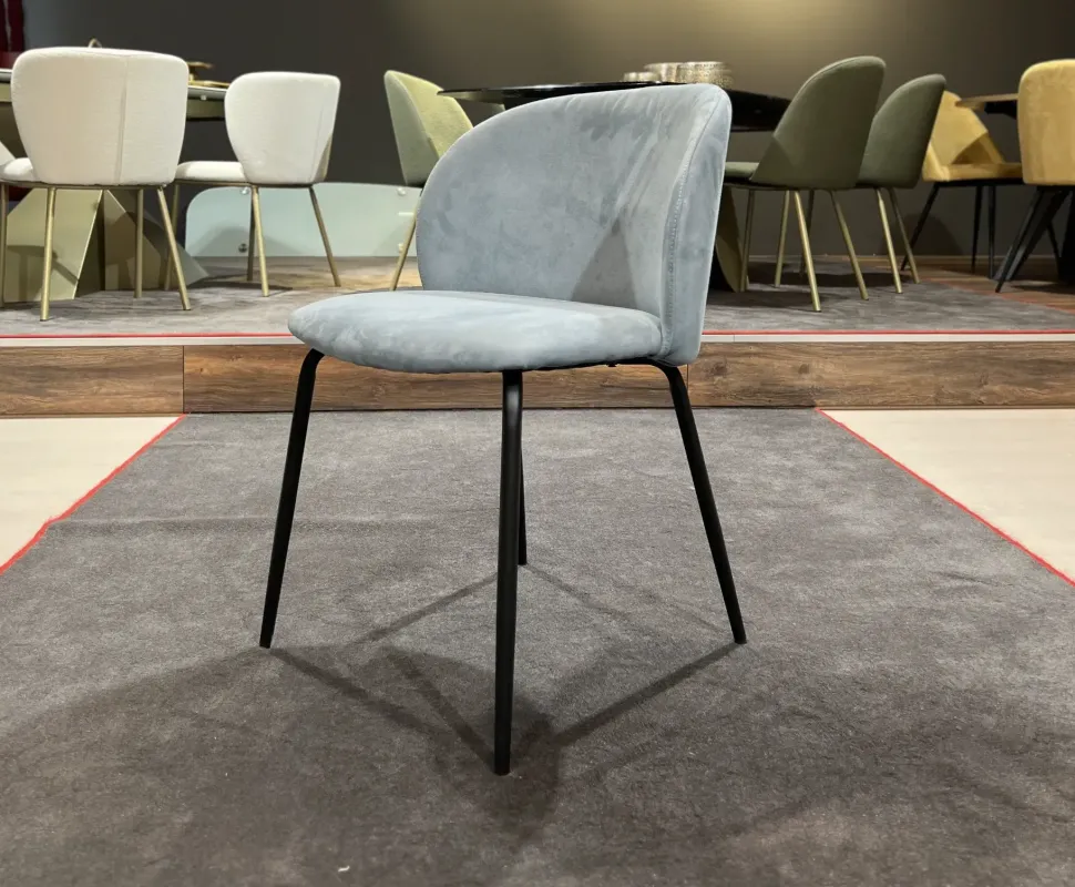 Sedia Mood da cucina realizzata in tessuto scontata del 60%