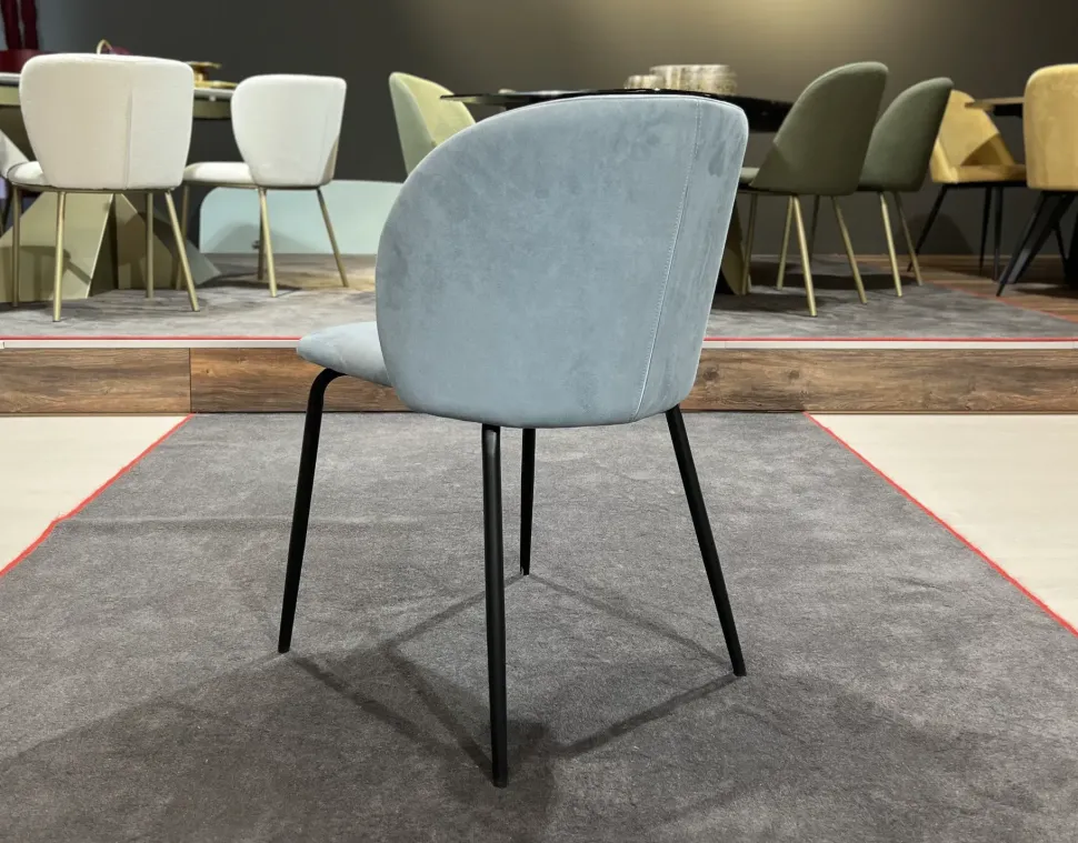 Sedia Mood da cucina realizzata in tessuto scontata del 60%