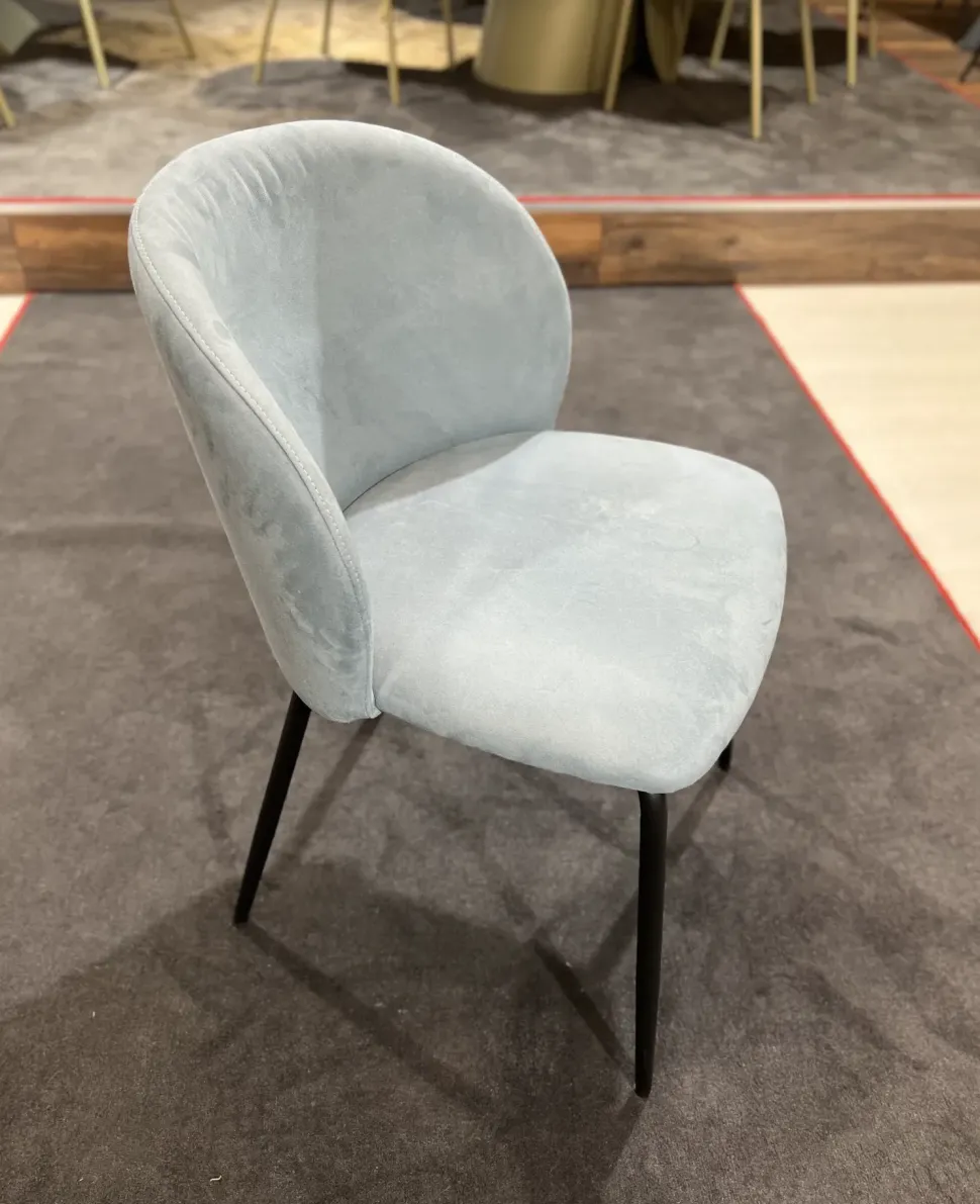 Sedia Mood da cucina realizzata in tessuto scontata del 60%