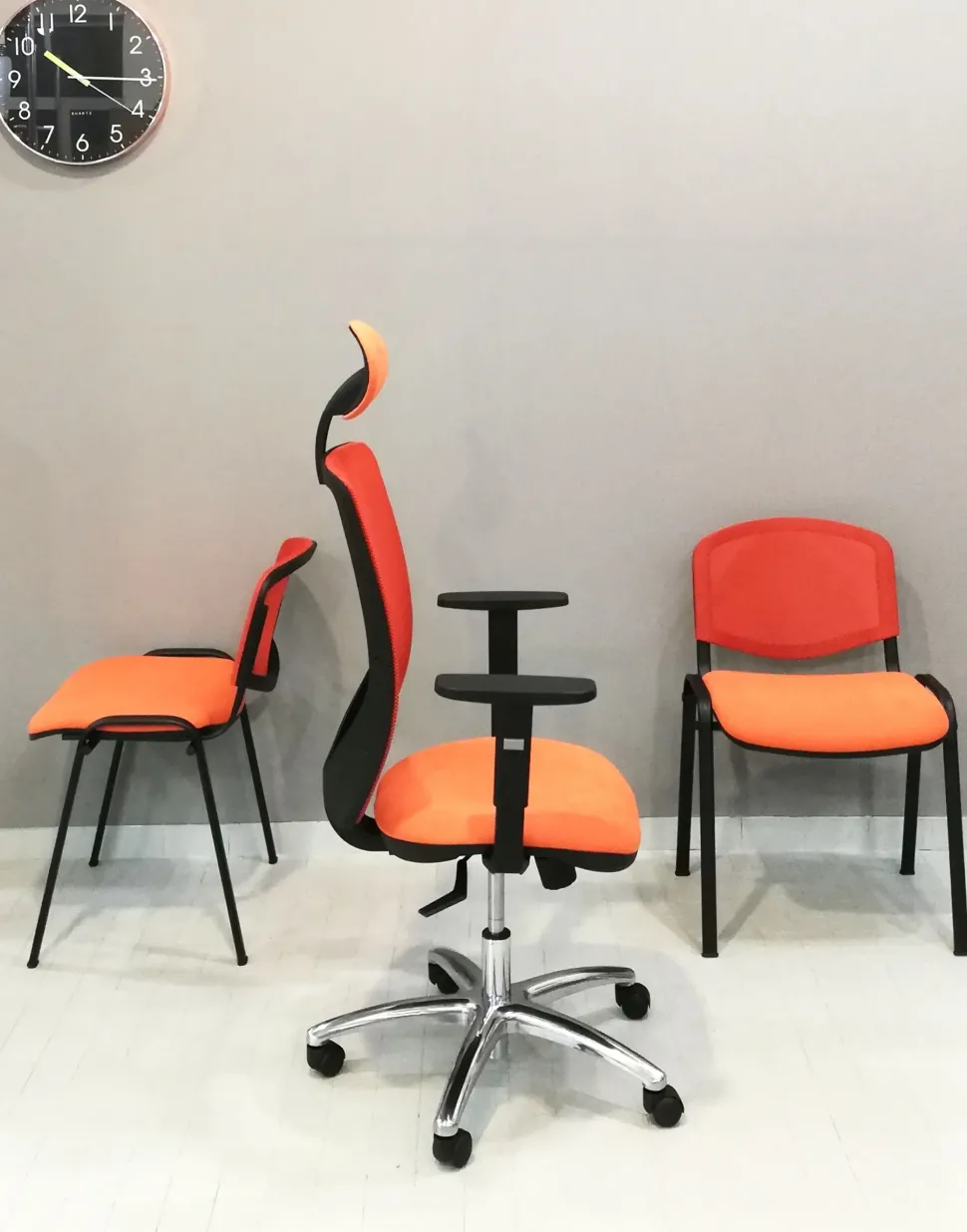 Sedia operativa in altro Operativa ergonomica qtre + 2 sedie attesa a marchio Collezione esclusiva in offerta