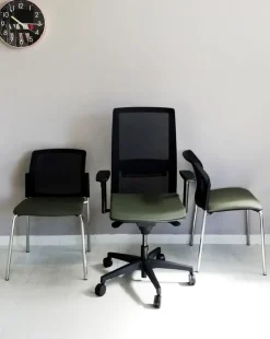 Sedia operativa in ecopelle Hello rete + 2 sedie visitatore Las mobili con forte sconto