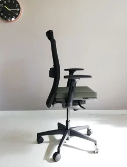 Sedia operativa in ecopelle Hello rete + 2 sedie visitatore Las mobili con forte sconto