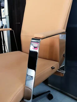 Sedia operativa in ecopelle Athena direzionale + 2 sedie slitta Las mobili con forte sconto