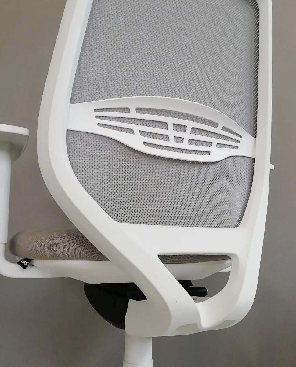 Sedia operativa modello Cast rete full white in altro ad un prezzo davvero conveniente