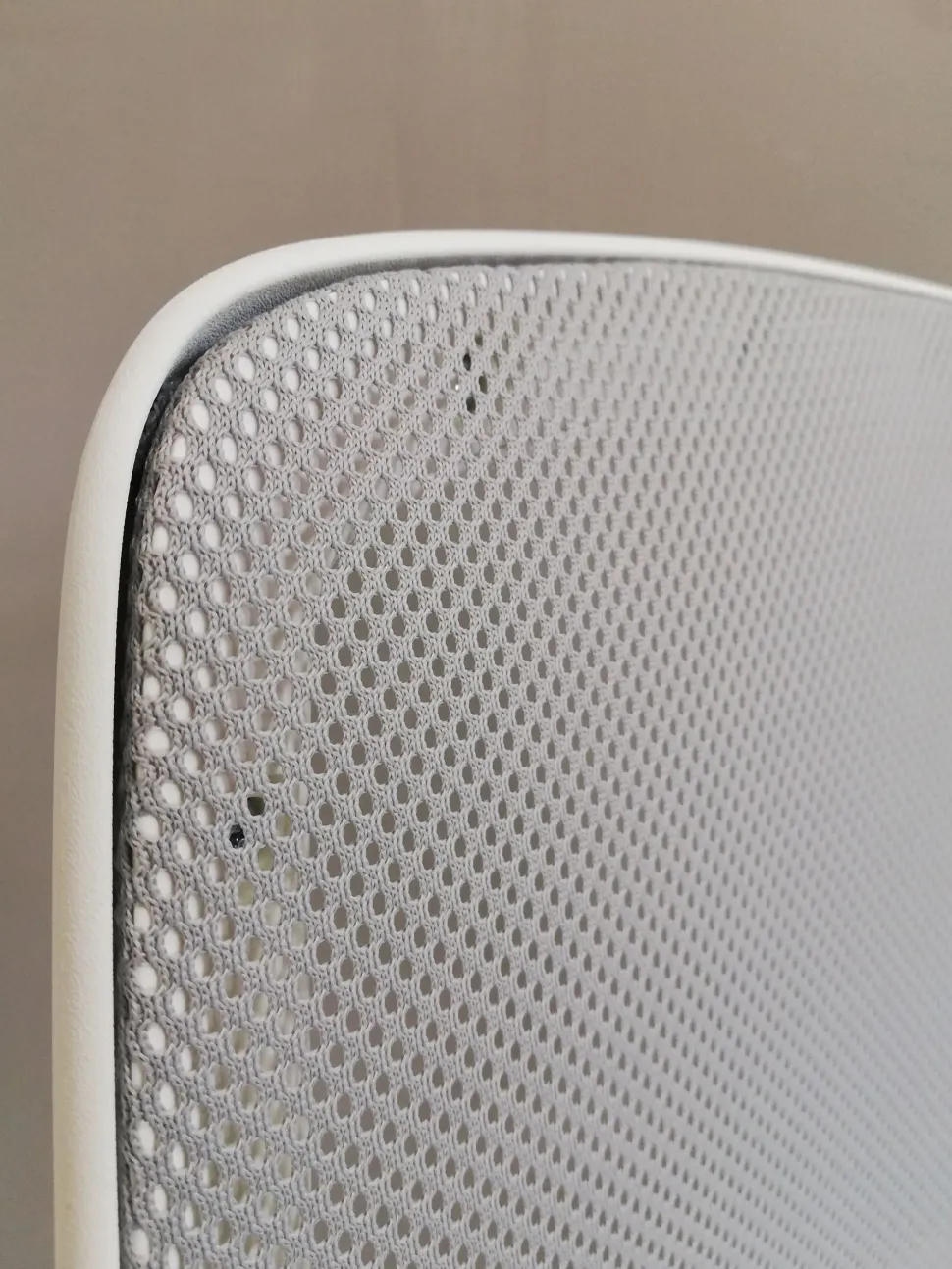 Sedia operativa modello Cast rete full white in altro ad un prezzo davvero conveniente