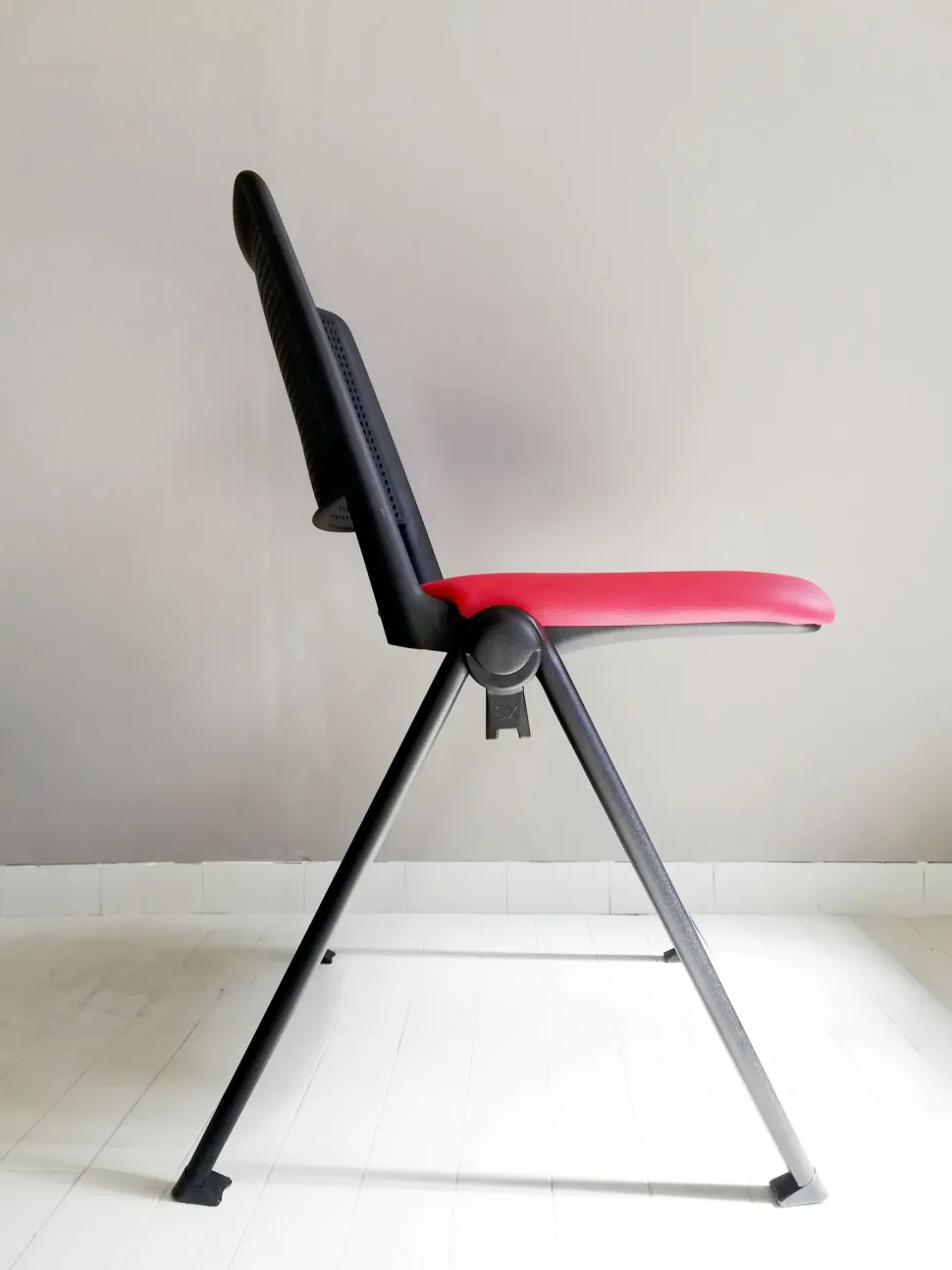 Sedia operativa modello Cast rete + 2 sedie attesa in ecopelle ad un prezzo speciale