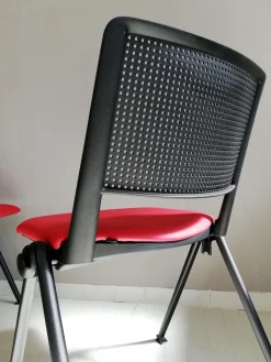 Sedia operativa modello Cast rete + 2 sedie attesa in ecopelle ad un prezzo speciale