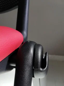 Sedia operativa modello Cast rete + 2 sedie attesa in ecopelle ad un prezzo speciale