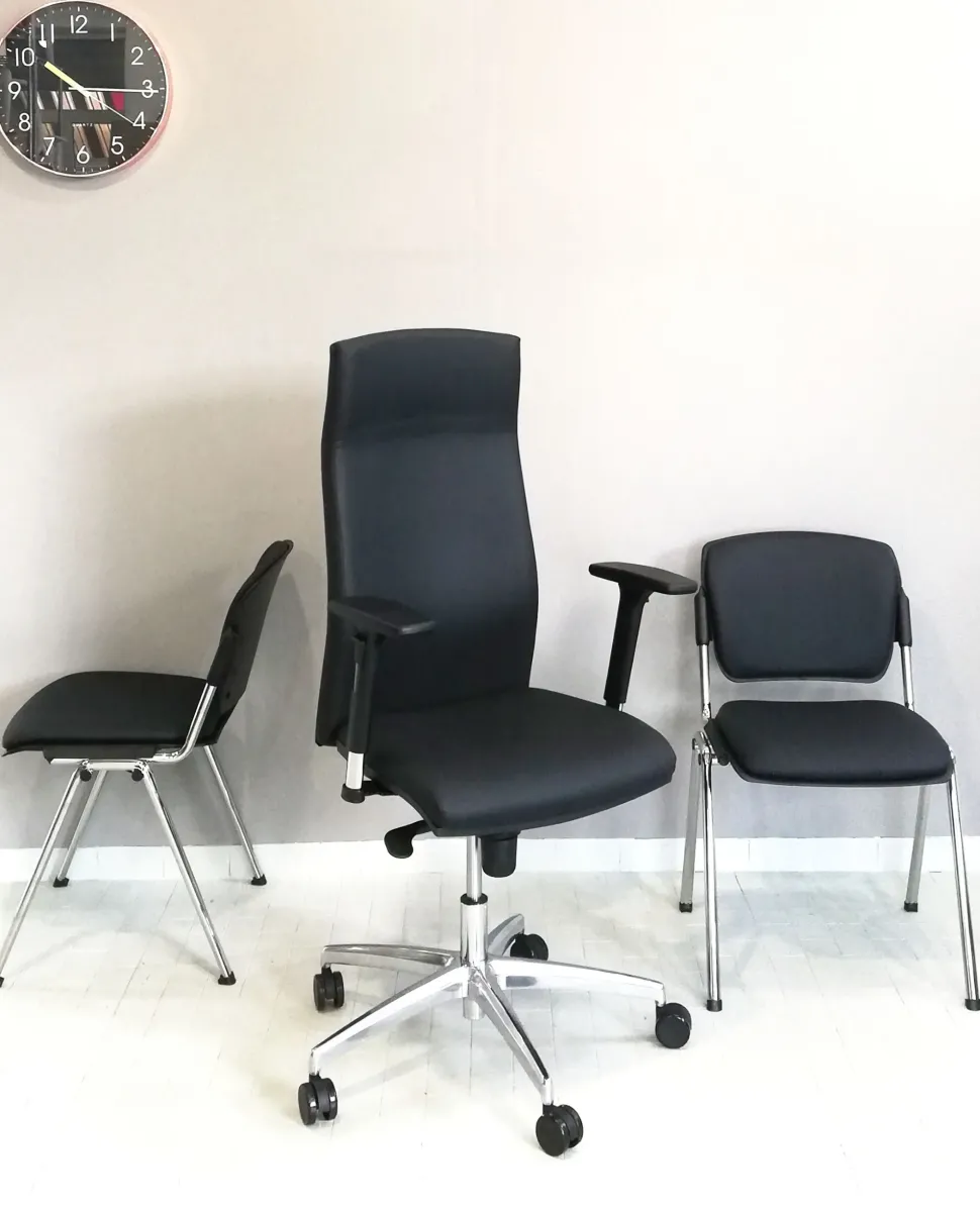 Sedia operativa modello Direzionale sky + 2 sedie attesa in ecopelle ad un prezzo esclusivo