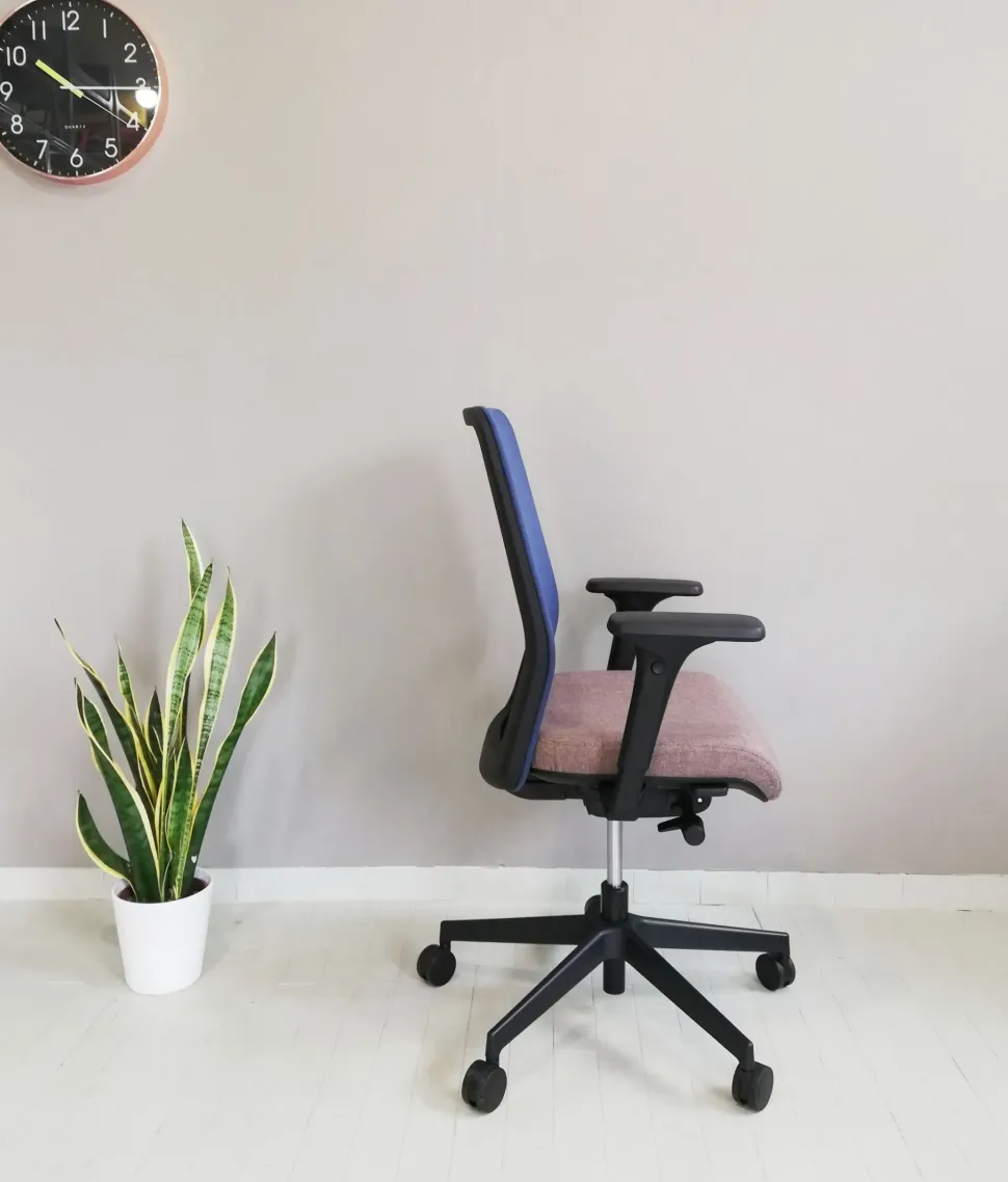 Sedia operativa modello Essai rete - rivestimento tessuto in altro ad un prezzo esclusivo