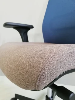 Sedia operativa modello Essai rete - rivestimento tessuto in altro ad un prezzo esclusivo