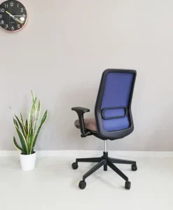 Sedia operativa modello Essai rete - rivestimento tessuto in altro ad un prezzo esclusivo