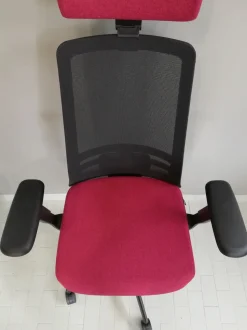 Sedia operativa modello Rassegna rete con poggiatesta in altro ad un prezzo davvero conveniente