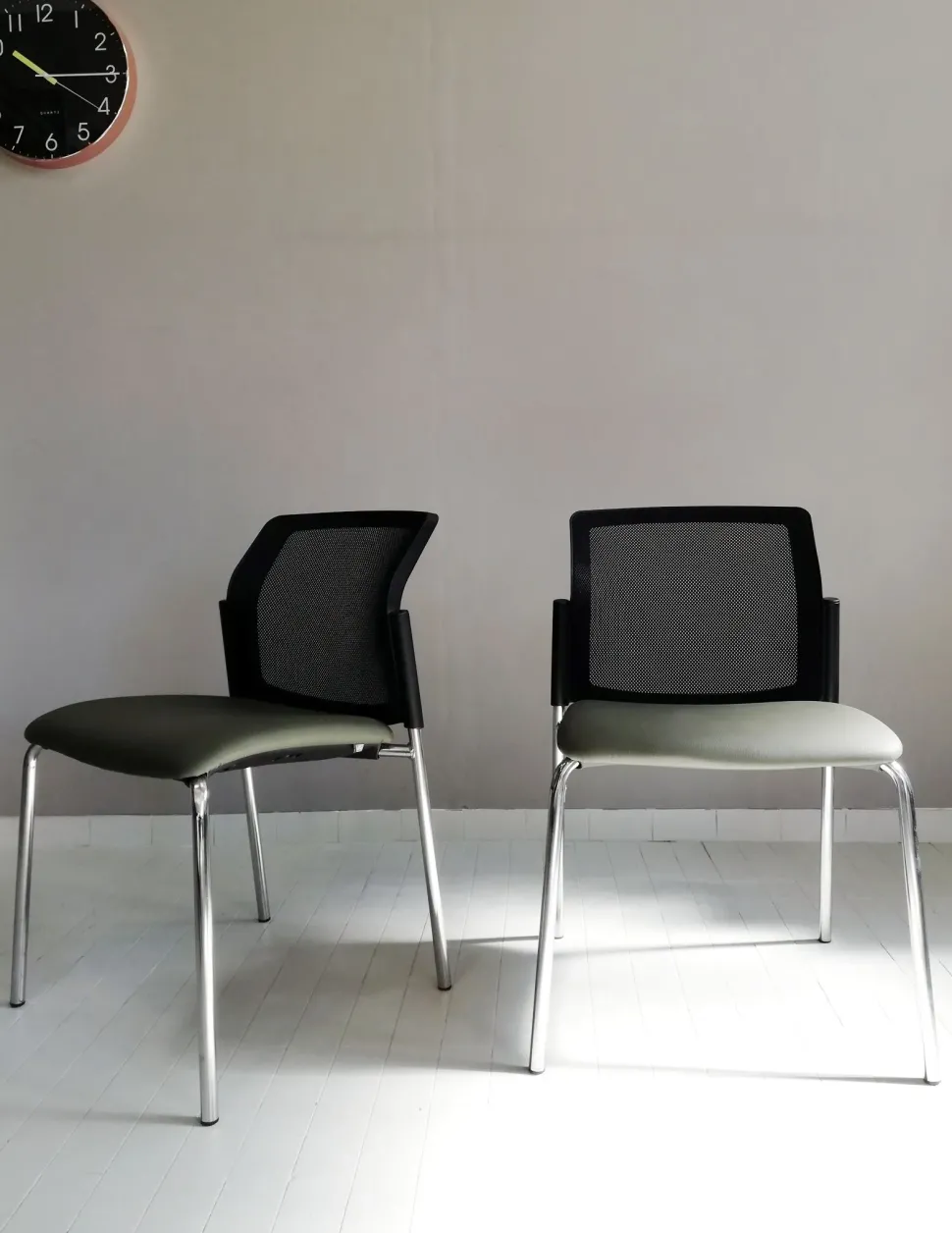 Sedia operativa modello Sistema rete + 2 sedie in ecopelle ad un prezzo speciale