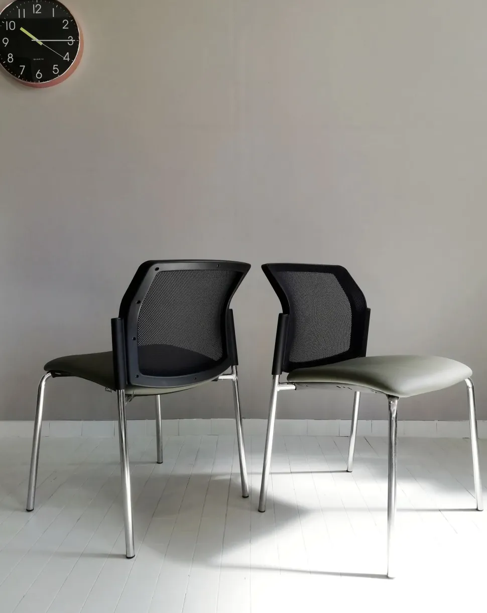 Sedia operativa modello Sistema rete + 2 sedie in ecopelle ad un prezzo speciale