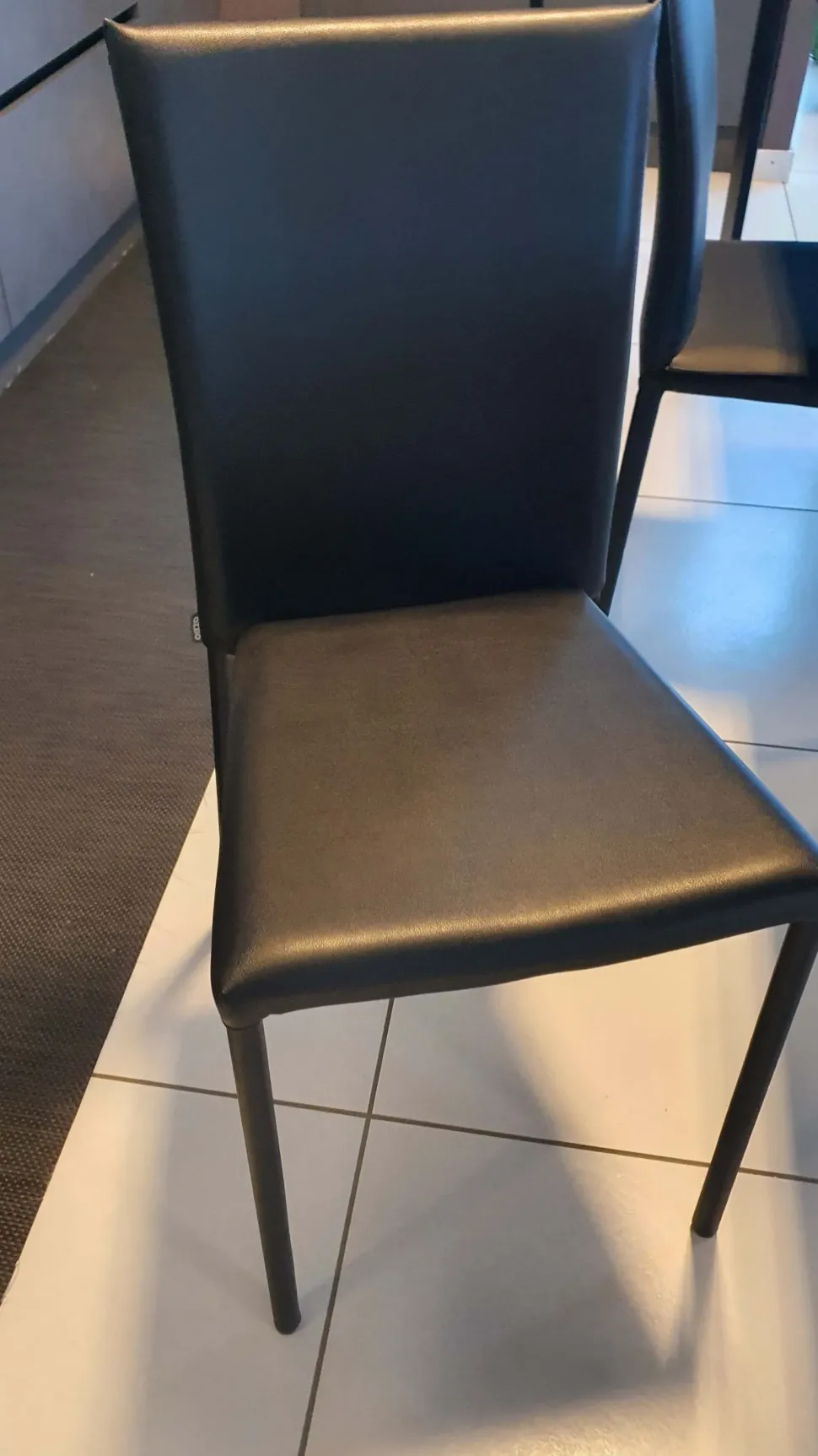 SEDIA Ozzio Premiere nera a PREZZO OUTLET